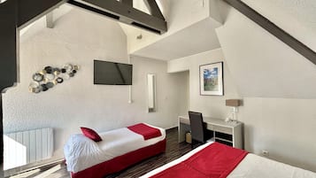 Coffres-forts dans les chambres, bureau, fer et planche à repasser