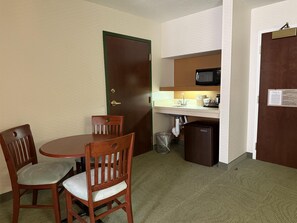 Standard Room, 2 Double Beds, Non Smoking, Refrigerator & Microwave (with Sofabed) - The Peoria Hotel, SureStay Collection by Best Western (Peoria)