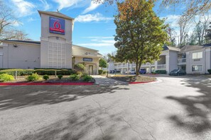 Exterior - Studio 6 Tucker, GA - Atlanta Northlake (Tucker)