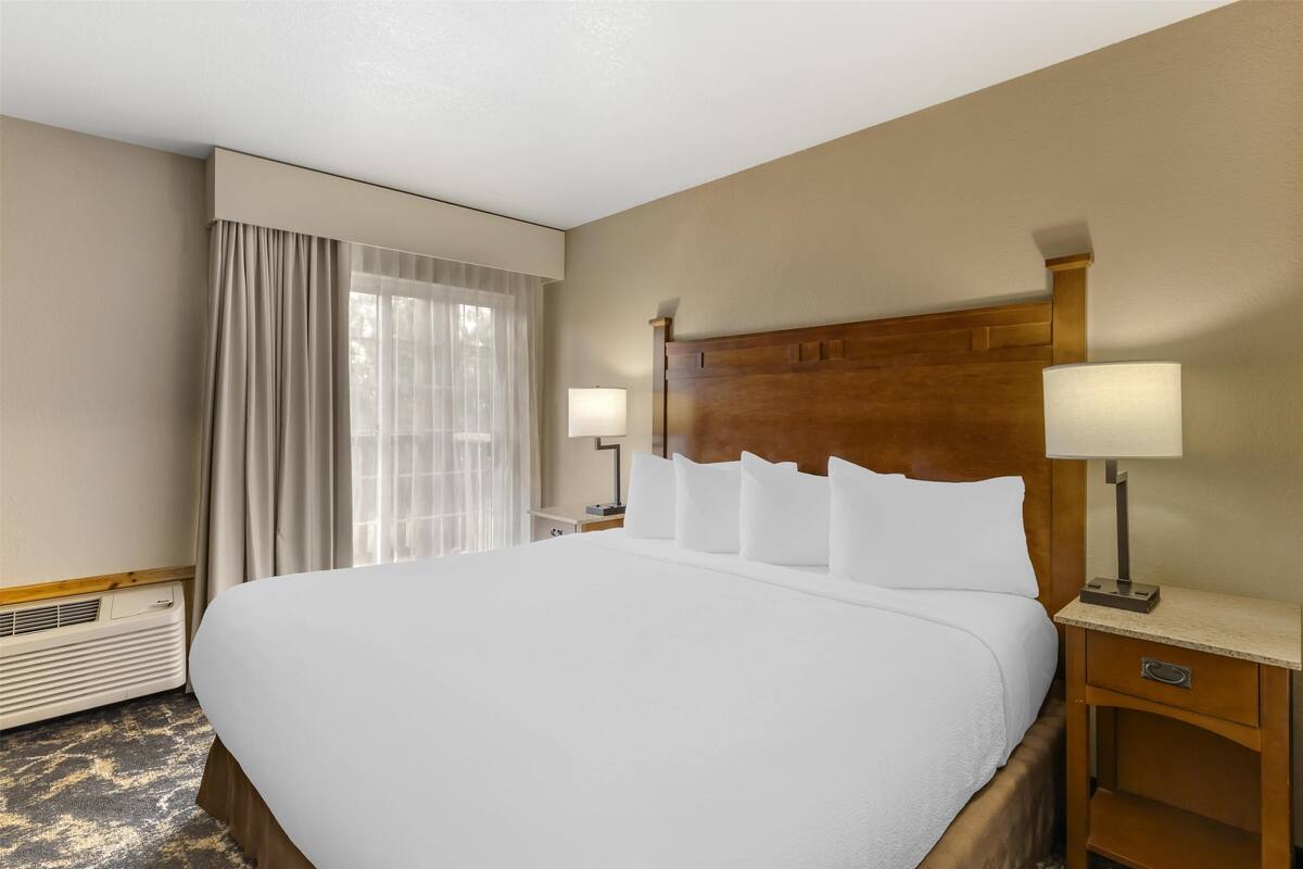 Suite, 1 King Bed with Sofa bed, Balcony, River View (with Sofabed) | 1 bedroom, premium bedding, pillowtop beds, laptop workspace