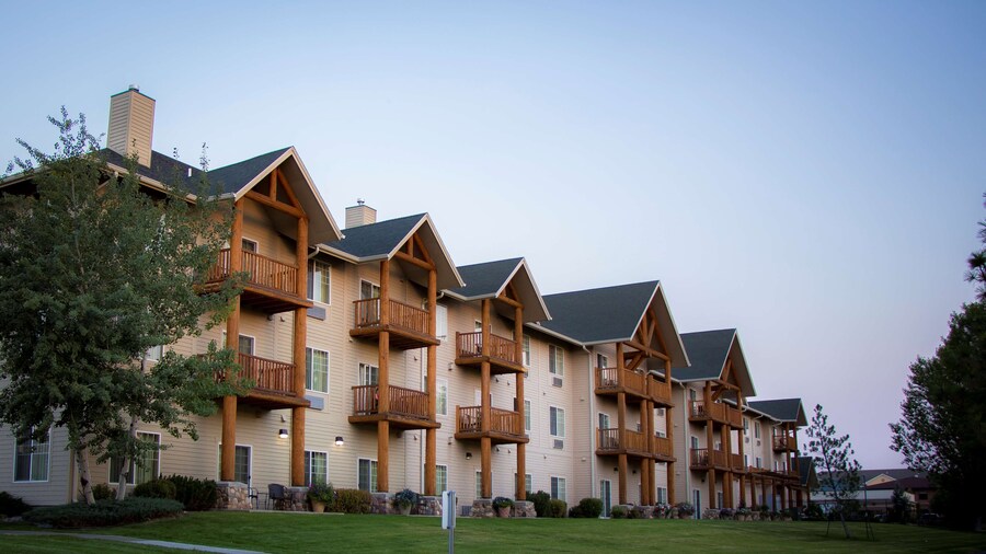 Best Western Plus Riverfront Hotel & Suites