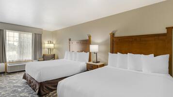 Habitación estándar, 2 camas Queen size, refrigerador y microondas, vista al río | Ropa de cama de alta calidad y camas con pillow-top