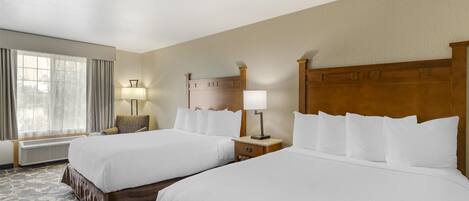 Standard Room, 2 Queen Beds, Refrigerator & Microwave, River View