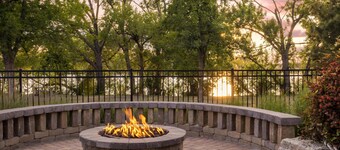 Best Western Plus Riverfront Hotel & Suites