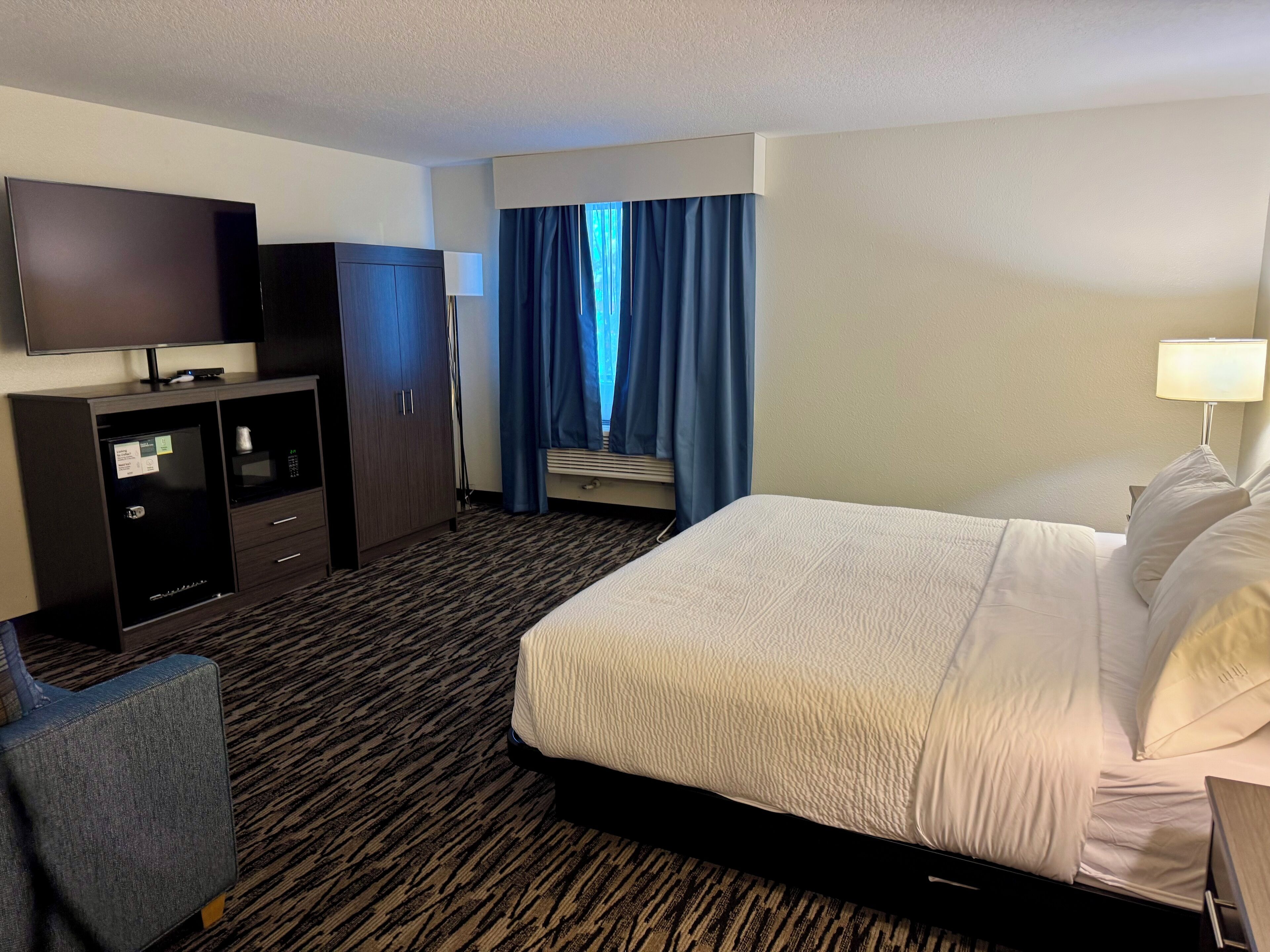 Standard Room, 1 King Bed, Mobility Accessible