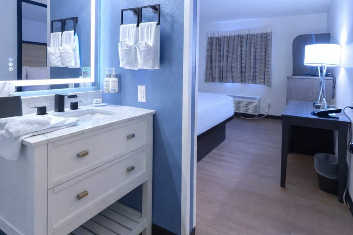 Standardværelse - 1 queensize-seng | Premium-sengetøj, dundyner, Tempur-Pedic-senge, skrivebord