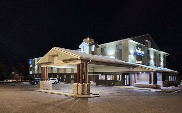 Property entrance - Baymont by Wyndham Missoula (Missoula)