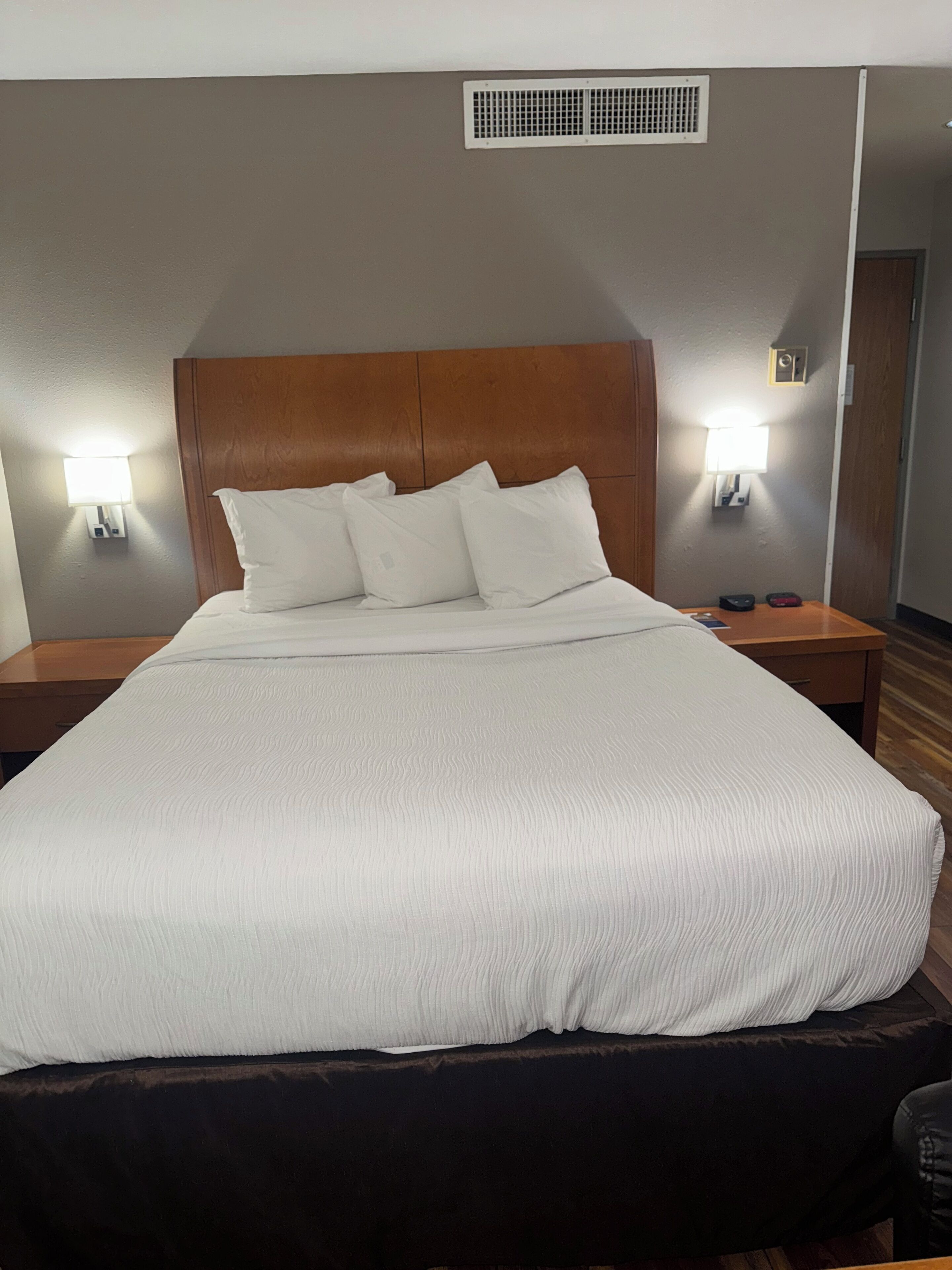 room, 1 queen bed, non smoking | individually furnished, desk, blackout curtains, iron/ironing board