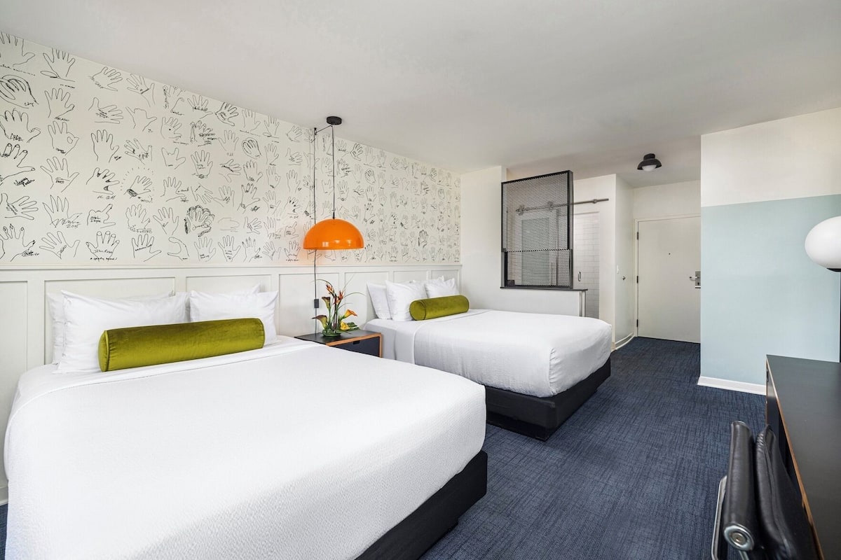 Premium bedding, down duvets, pillow-top beds, minibar