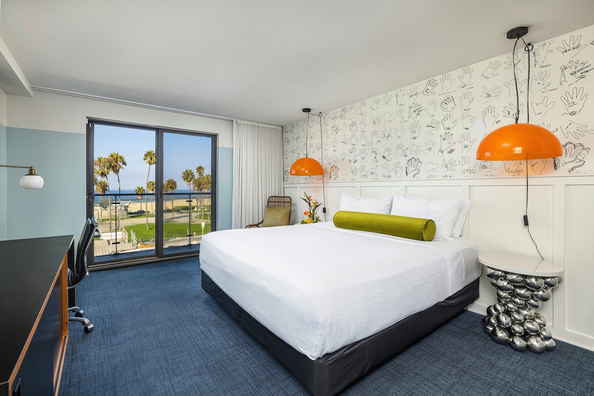 Zimmer, 1 King-Bett, Meerblick | Hochwertige Bettwaren, Daunenbettdecken, Pillowtop-Betten, Minibar