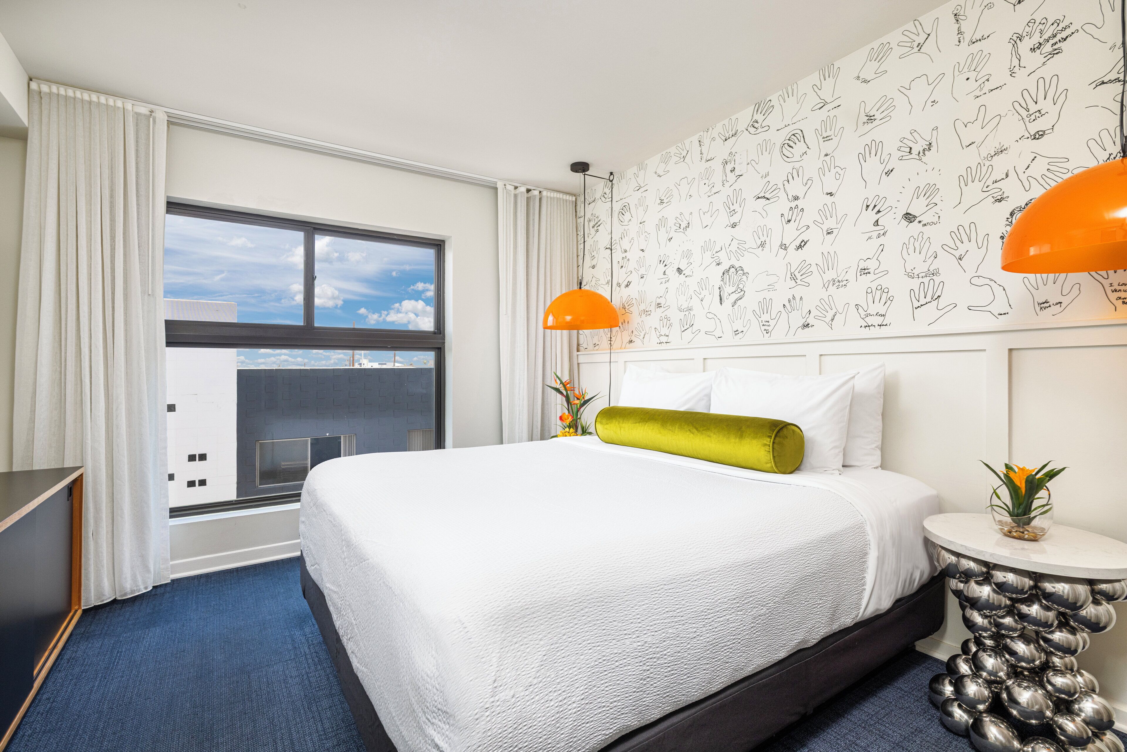 Suite, 1 King Bed with Sofa Bed, City View | Premium bedding, down comforters, pillowtop beds, minibar