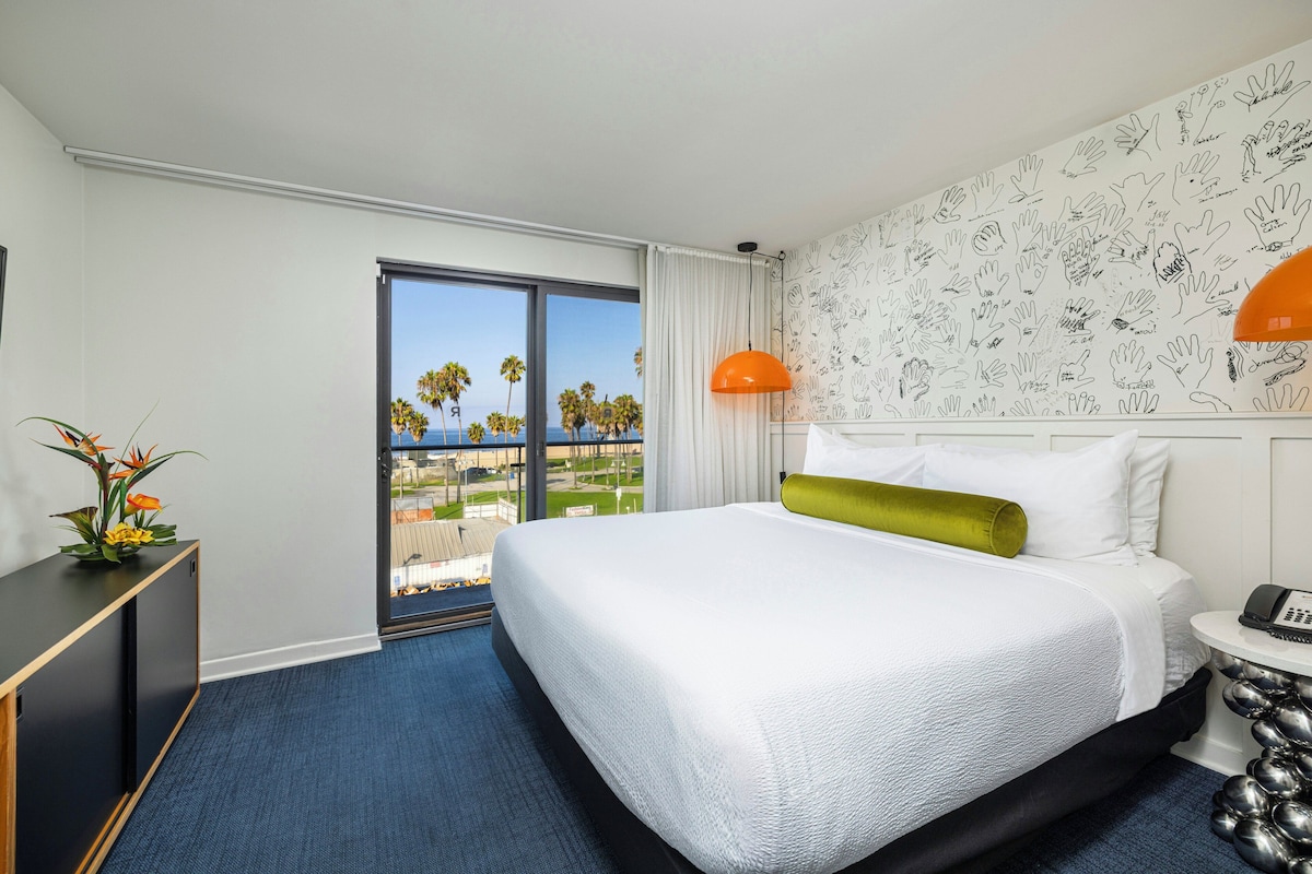 Suite, 1 King-Bett und Schlafsofa, Meerblick | Hochwertige Bettwaren, Daunenbettdecken, Pillowtop-Betten, Minibar