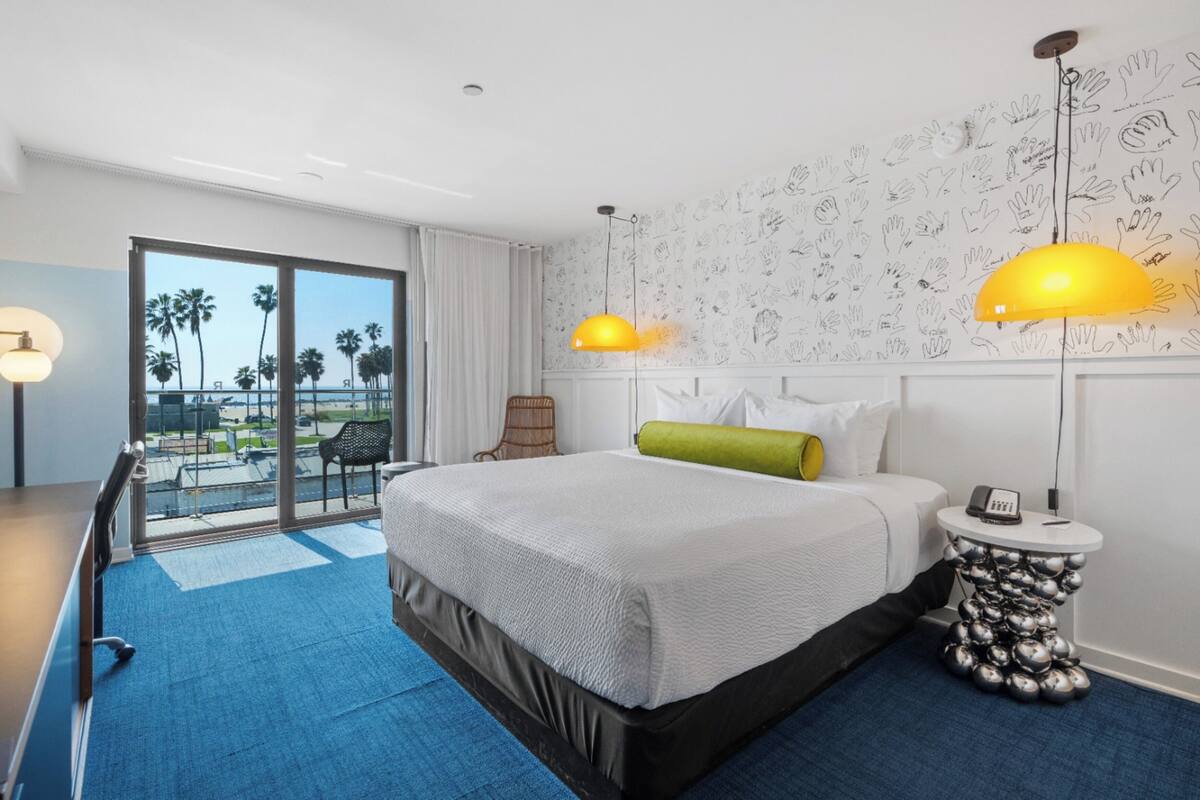 Premium bedding, down duvets, pillow-top beds, minibar