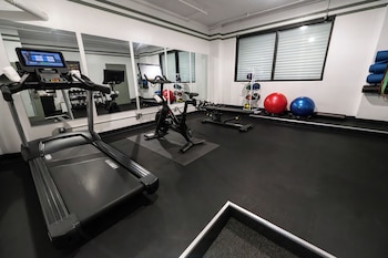 Fitness center at Hotel Erwin Venice Beach