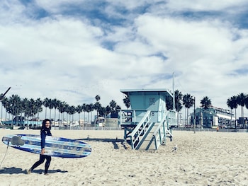On the beach, beach towels at Hotel Erwin Venice Beach