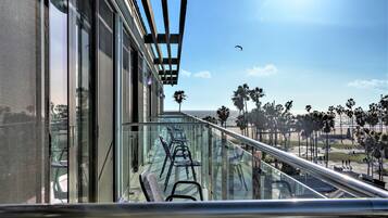 Zimmer, 1 King-Bett (Epic View) | Hochwertige Bettwaren, Daunenbettdecken, Pillowtop-Betten, Minibar