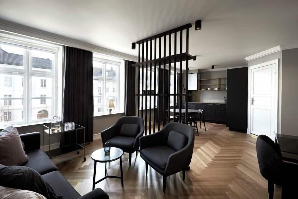 Oturma alanı | Uydu yayını kanalları bulunan 26 inç düz ekran televizyon, televizyon