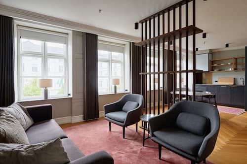 Appartement | Coin séjour | Télévision à écran plat de 26 pouces avec chaînes par satellite
