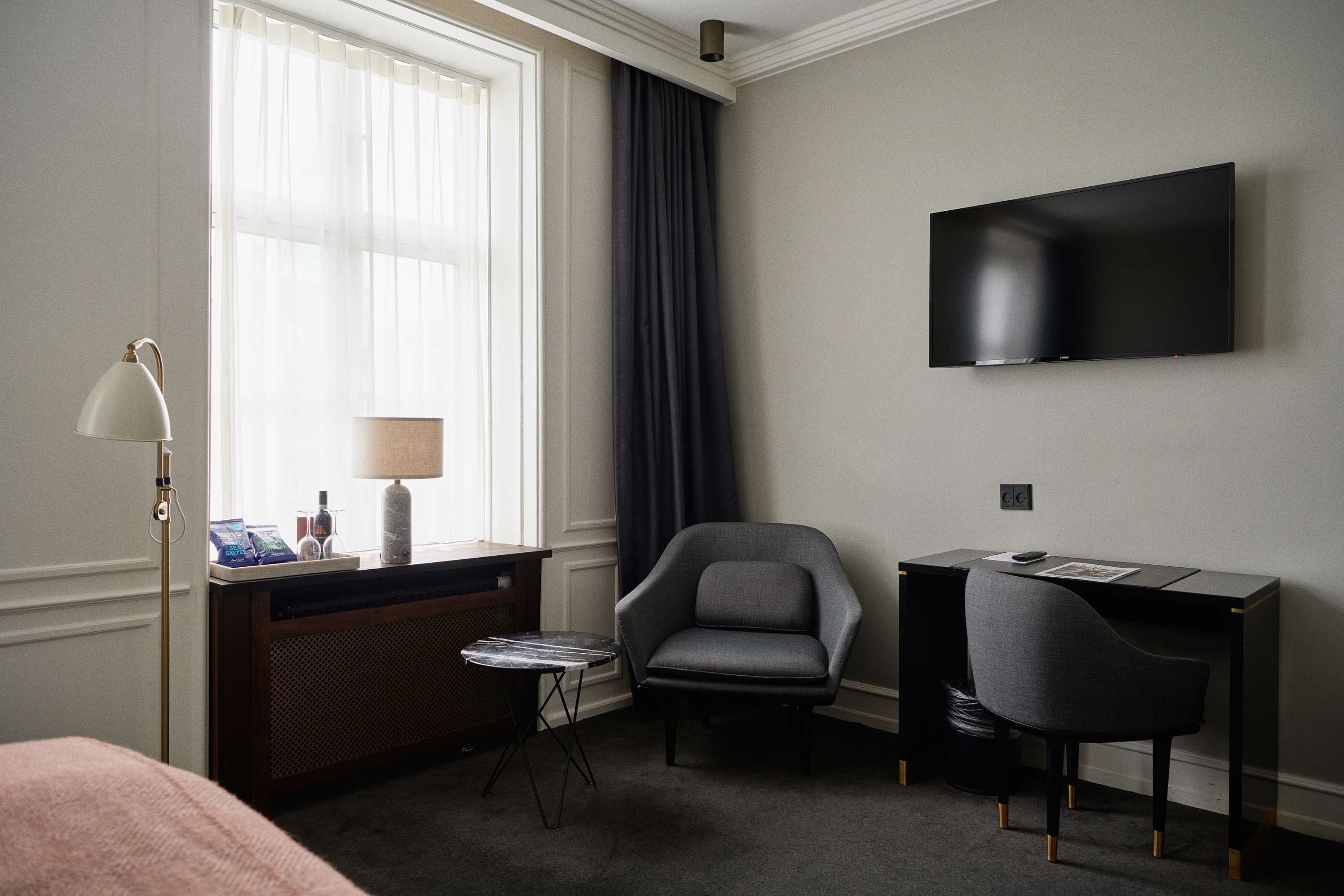 large deluxe | 1 bedroom, minibar, in-room safe, desk
