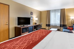 Room, 1 King Bed, Accessible, Non Smoking | Desk, blackout drapes, soundproofing, iron/ironing board
