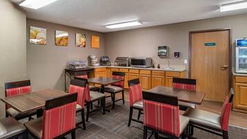 Tägliches inbegriffenes kontinentales Frühstück