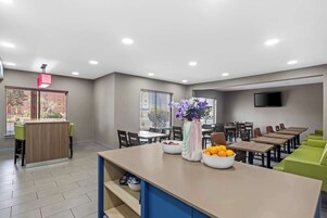 Free daily buffet breakfast