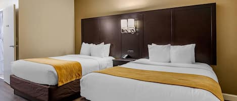 Suite, Berbilang Katil, Non Smoking (2 Queen, 2 Person Sofa Bed) | 1 bilik tidur, peralatan tempat tidur hipoalergenik
