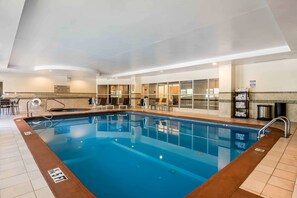 Indoor pool, sun loungers