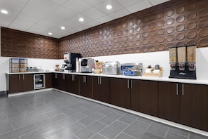 Free daily continental breakfast  - Wingate by Wyndham Savannah Gateway (Savannah)