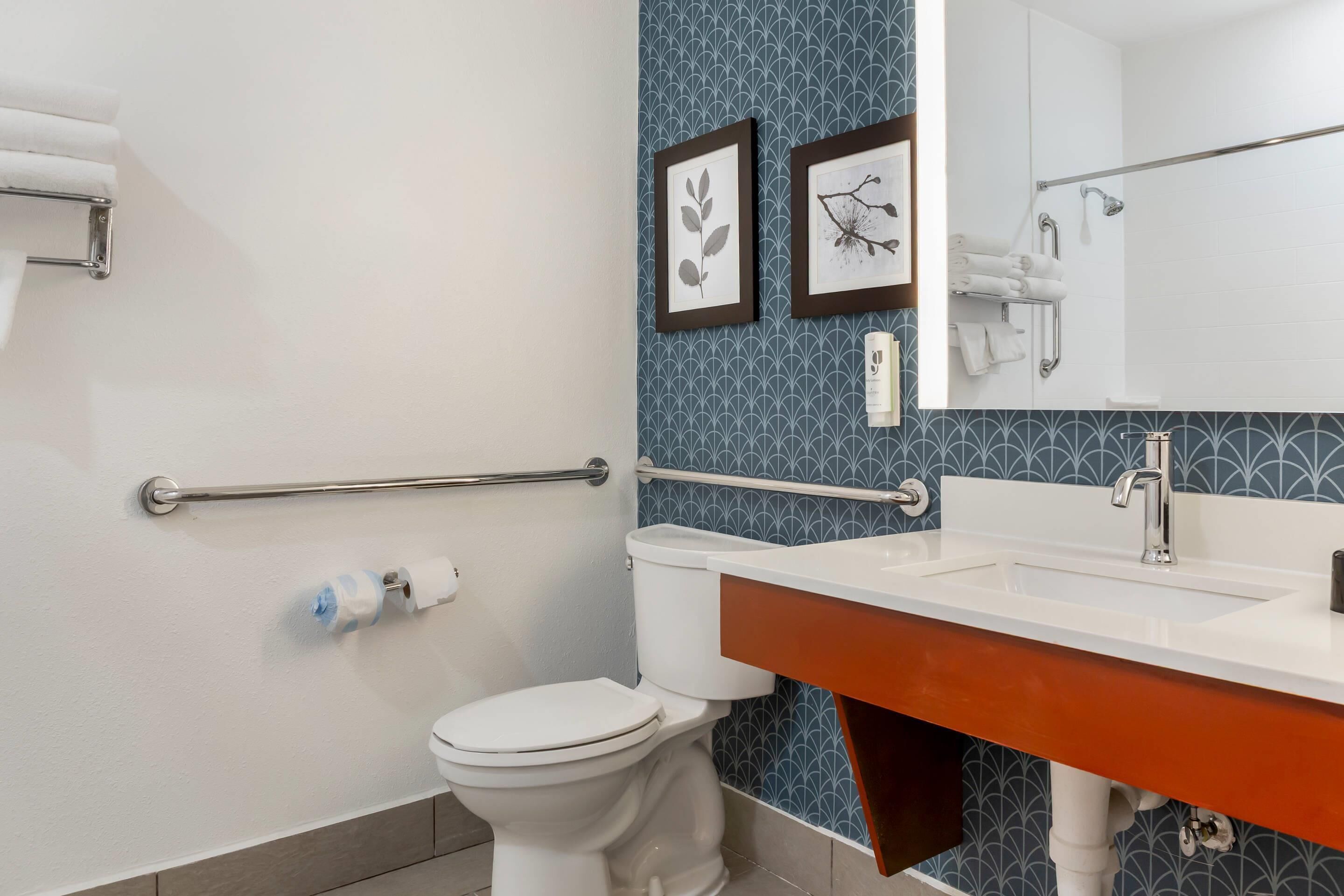 Suite, 1 Bedroom, Non Smoking, Jetted Tub | Premium bedding, desk, blackout drapes, iron/ironing board