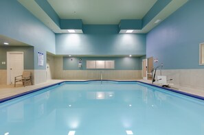 Una piscina cubierta