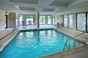 Una piscina cubierta