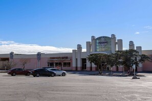 Exterior - Days Inn by Wyndham Columbia (Columbia)
