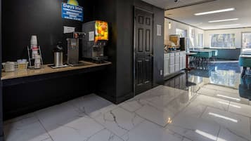Free daily continental breakfast