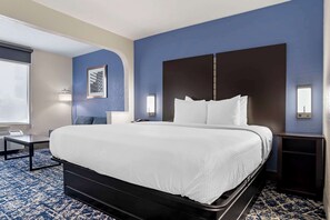 Desk, iron/ironing board, free cots/infant beds, rollaway beds - Best Western Canton Inn (Canton)