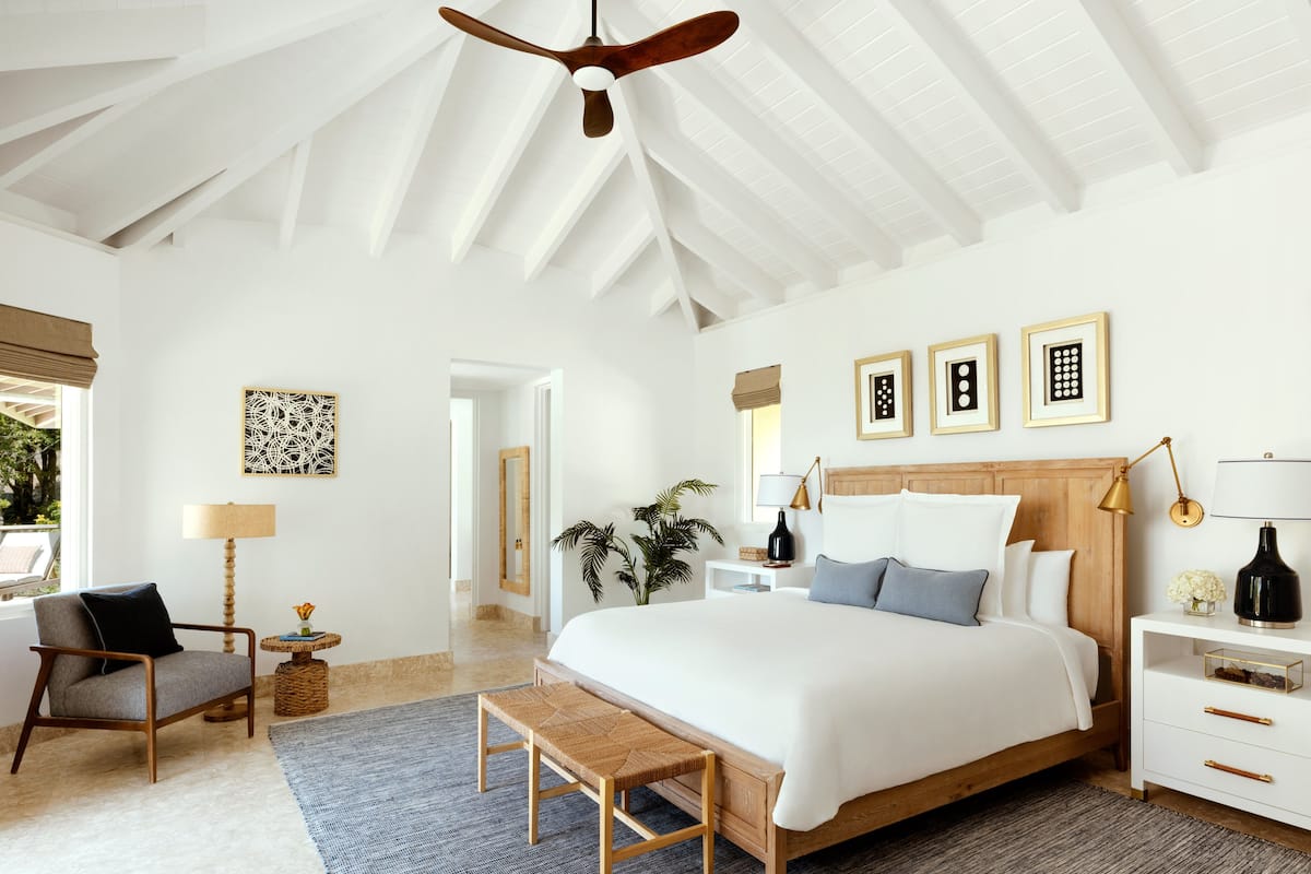 Ropa de cama de alta calidad y minibar