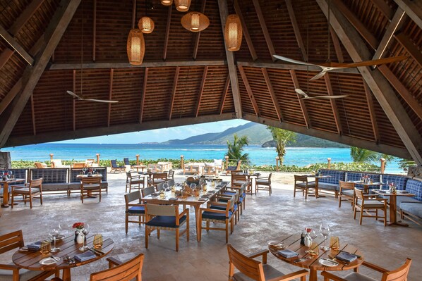 3 restaurants, breakfast, lunch, dinner served; Pan-Asian cuisine