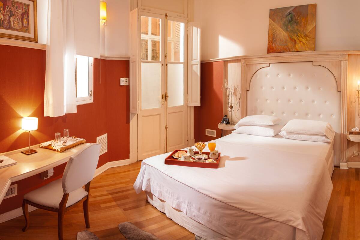4 bedrooms, minibar, in-room safe, free WiFi