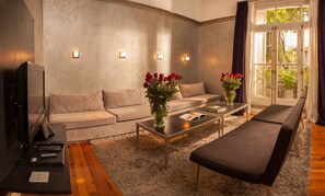 LCD TV - 1555 Malabia House Hotel (Buenos Aires)