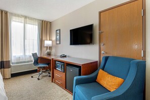 Chambre, 1 grand lit, accessible aux personnes à mobilité réduite, non-fumeurs | 1 chambre, fer et planche à repasser, lits pliants/supplémentaires