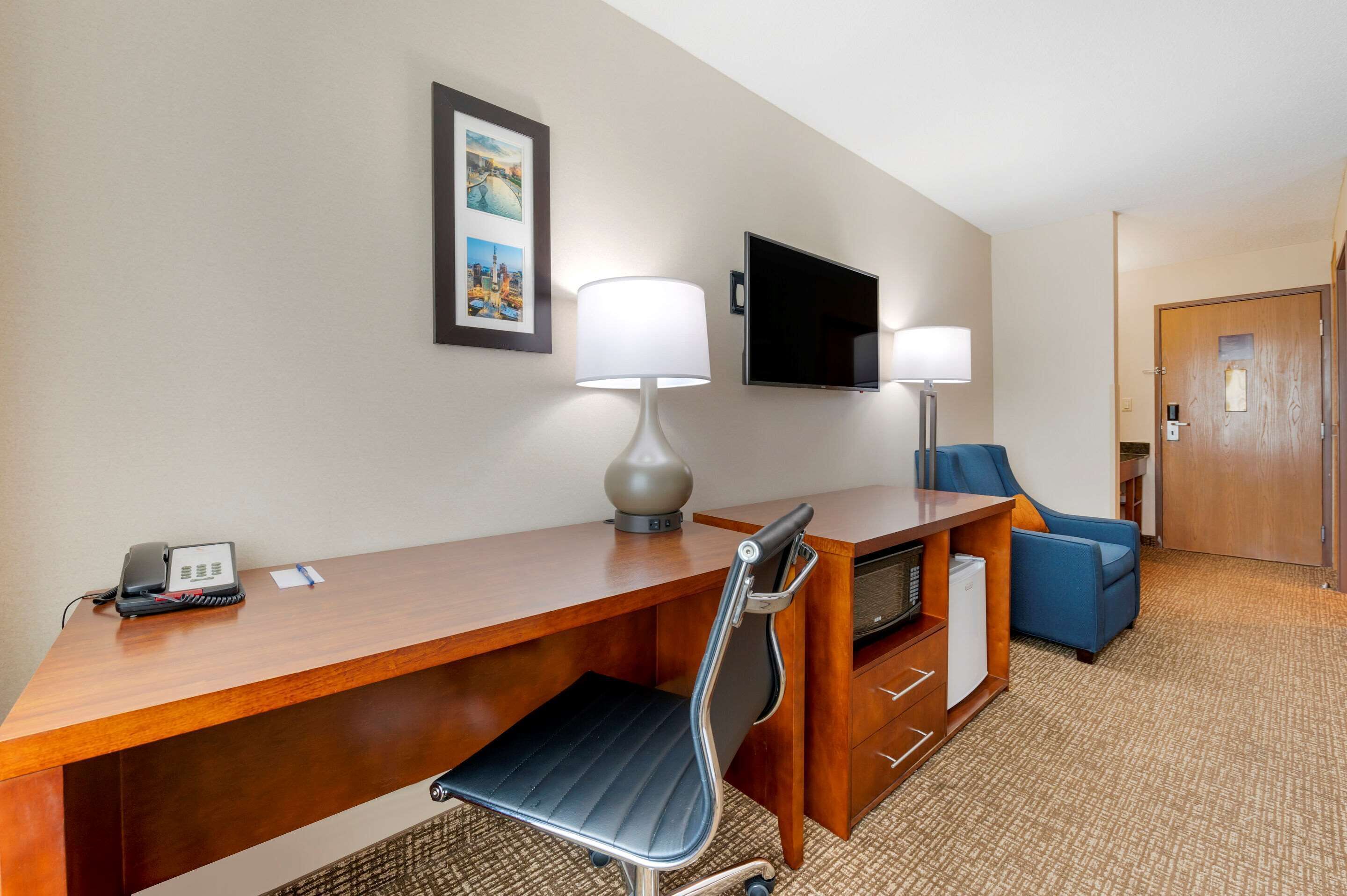 Double Room, 2 Double Beds, Non Smoking | Iron/ironing board, rollaway beds, WiFi, bed sheets