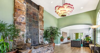 Best Western Plus Capitola By-the-sea Inn & Suites