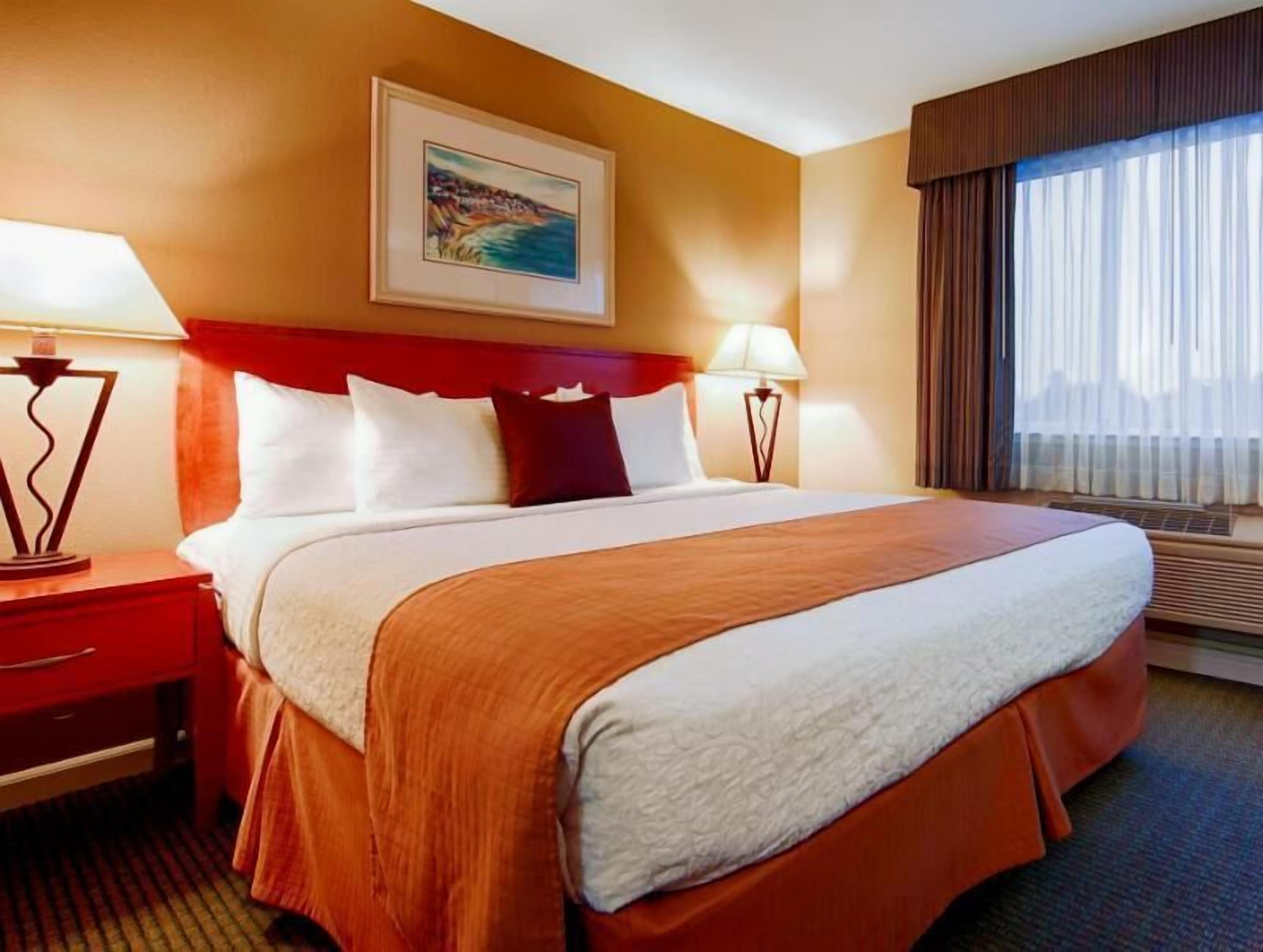 Desk, laptop workspace, soundproofing, iron/ironing board