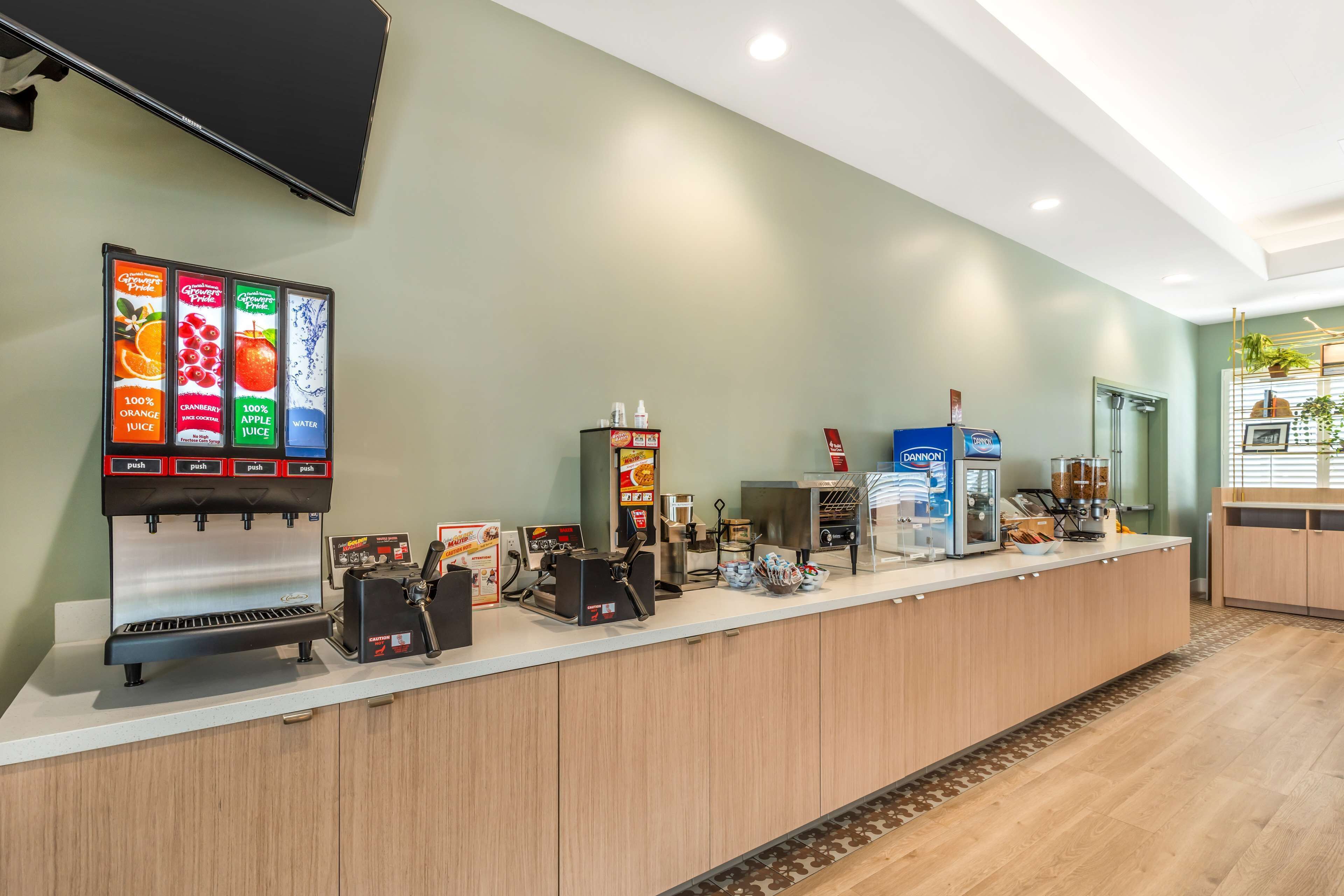 free continental breakfast