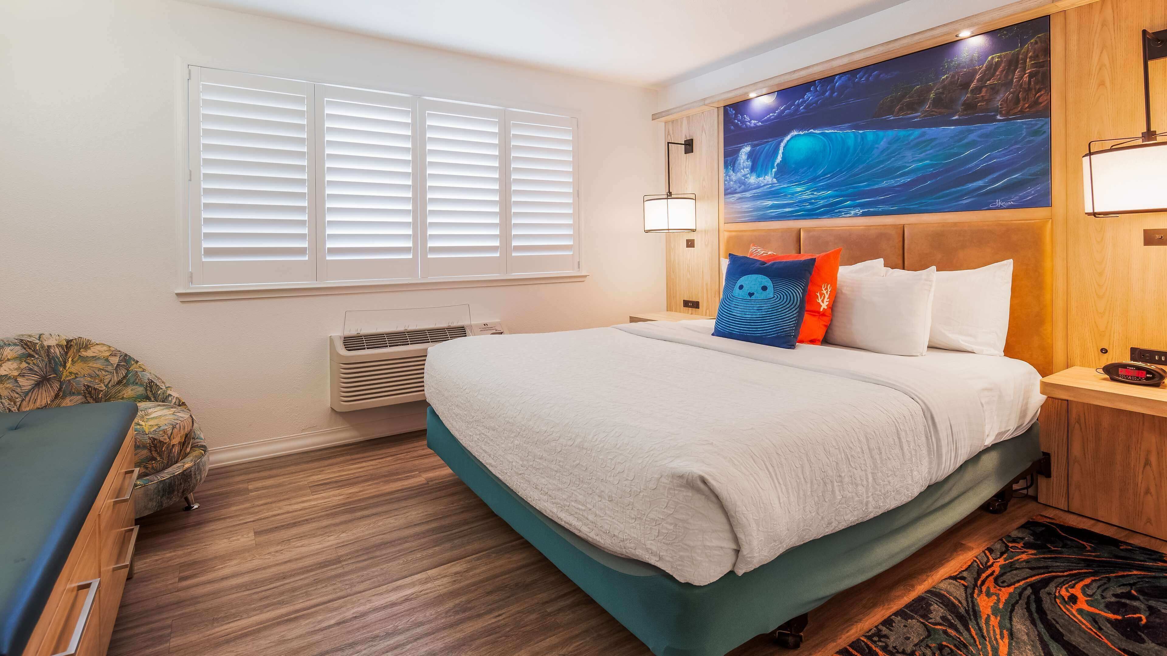 Desk, laptop workspace, soundproofing, iron/ironing board