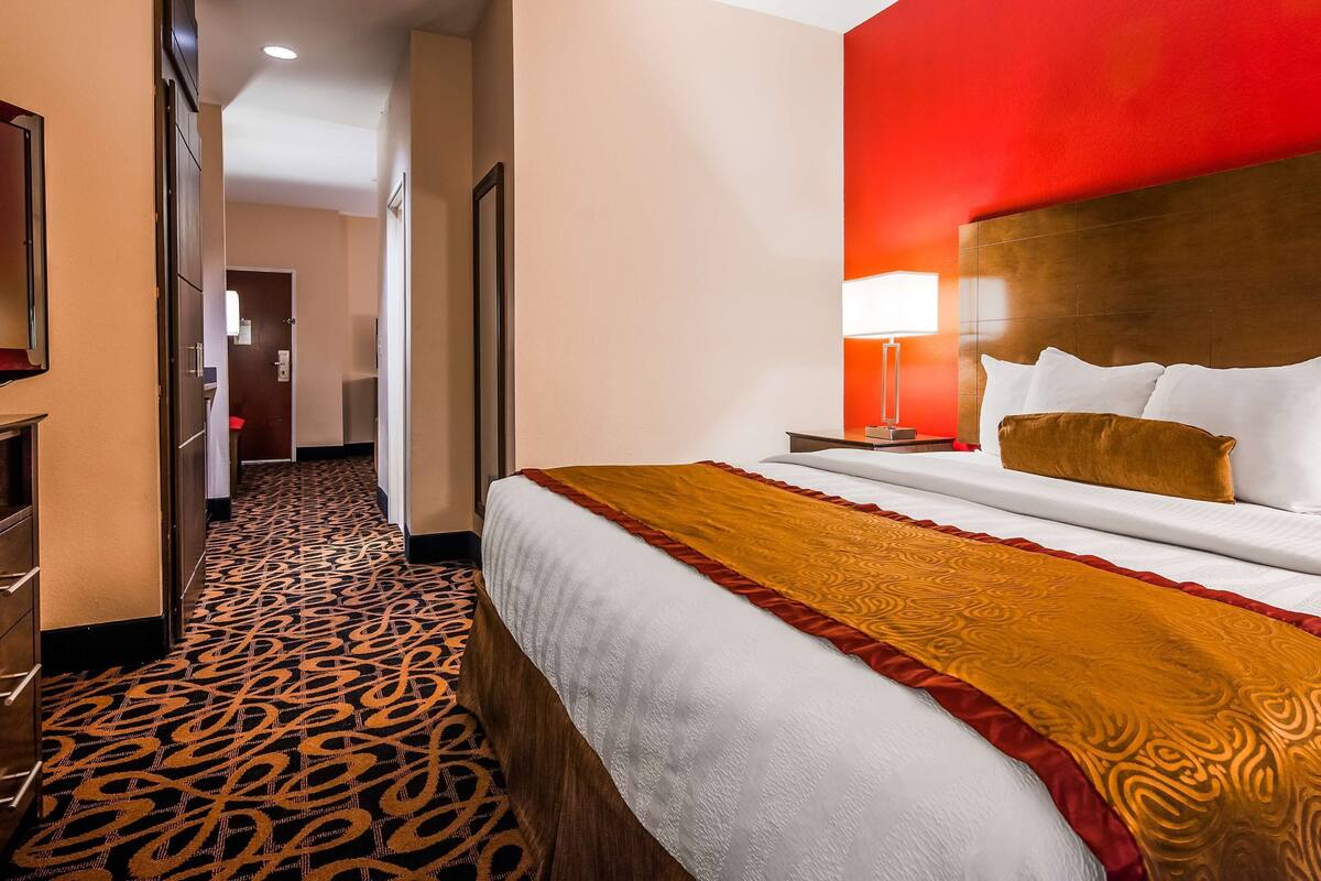 Iron/ironing board, free cots/infant beds, free WiFi, bed sheets