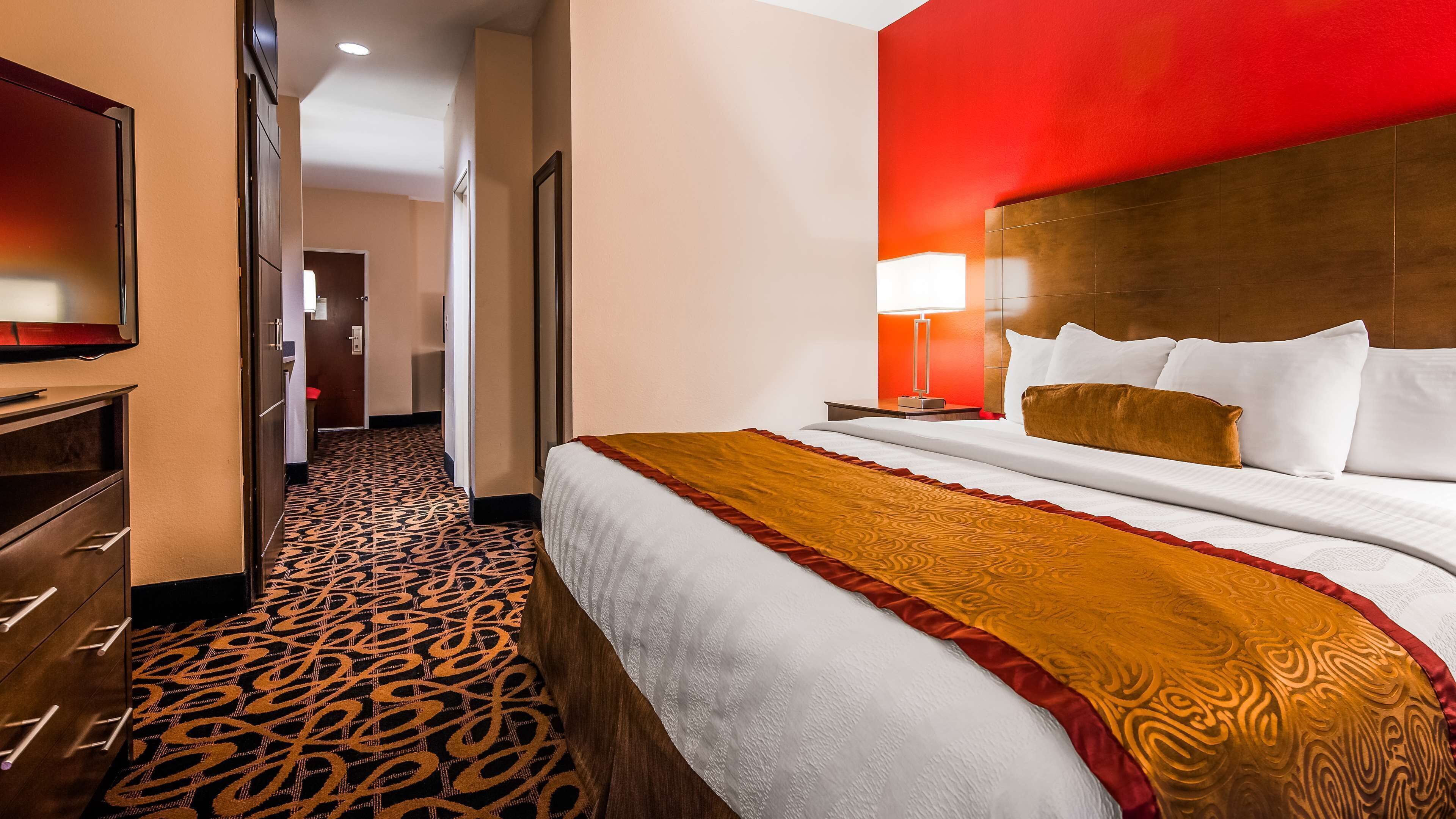 Iron/ironing board, free cots/infant beds, free WiFi, bed sheets