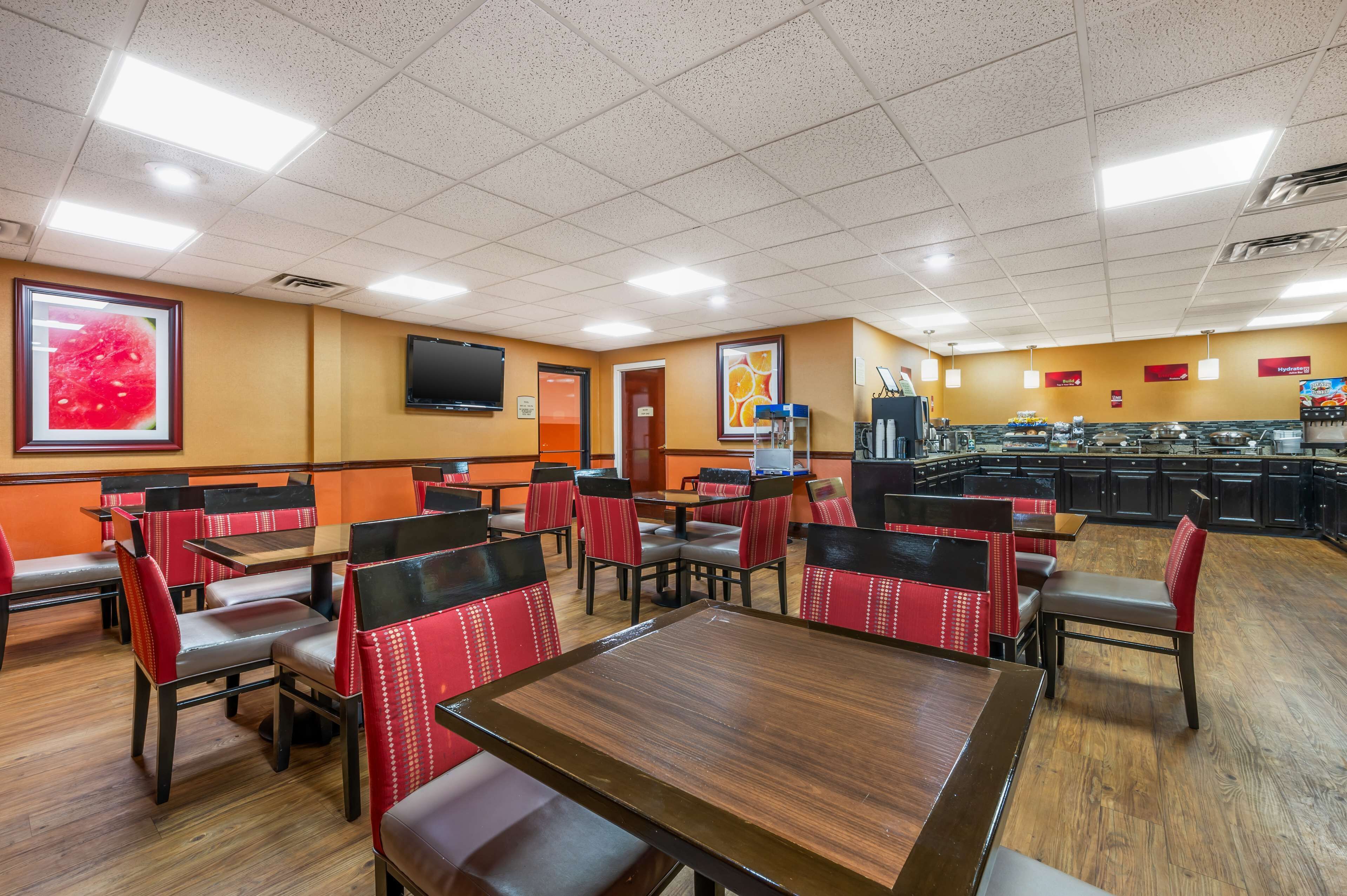 free daily continental breakfast