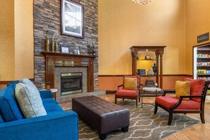 Lobby - Best Western Plus Georgetown Corporate Center Hotel (Georgetown)