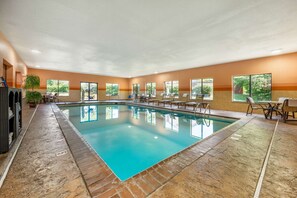 Indoor pool - Best Western Plus Georgetown Corporate Center Hotel (Georgetown)
